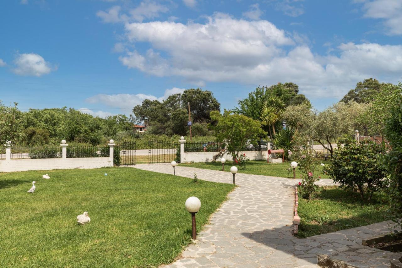 M&M Villa Vourvourou Exteriör bild